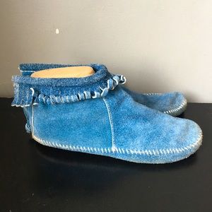 Vintage Blue Minnetonka Moccasin Slippers